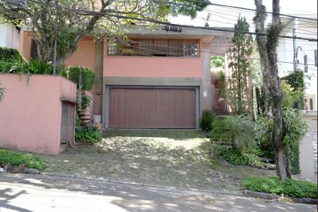Casa à venda com 535m², 4 quartos e 4 vagasFachada