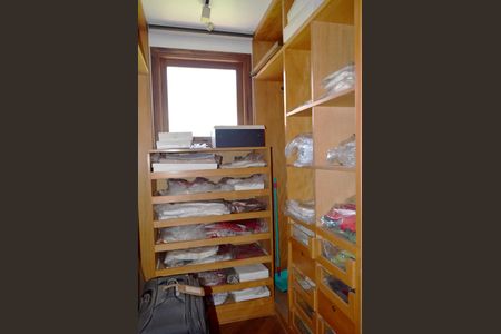 Casa à venda com 535m², 4 quartos e 4 vagasCloset da suíte 1