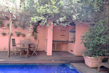 Casa à venda com 535m², 4 quartos e 4 vagasChurrasqueira