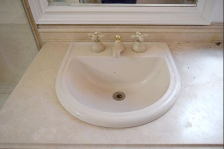 Casa à venda com 535m², 4 quartos e 4 vagasBanheiro da Suíte 1