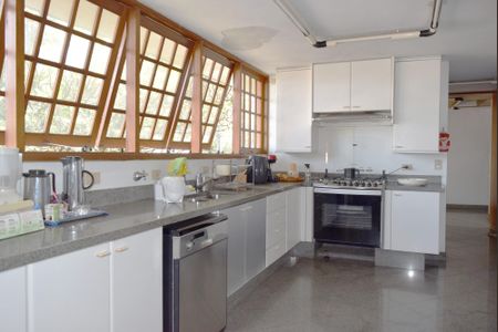 Casa à venda com 535m², 4 quartos e 4 vagasCozinha