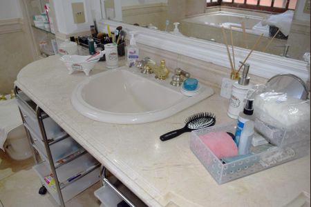 Casa à venda com 535m², 4 quartos e 4 vagasBanheiro da Suíte 2