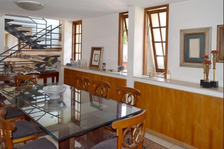 Casa à venda com 535m², 4 quartos e 4 vagasSala de jantar
