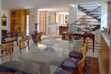Casa à venda com 535m², 4 quartos e 4 vagasSala de jantar