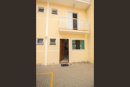 Casa de condomínio à venda com 75m², 2 quartos e 1 vagaPorta