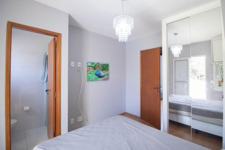 Casa de condomínio à venda com 75m², 2 quartos e 1 vagaSuíte 2