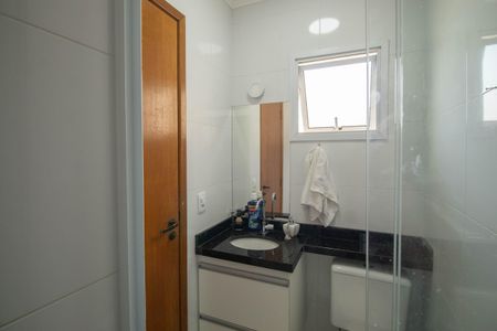 Casa de condomínio à venda com 75m², 2 quartos e 1 vagaBanheiro da Suíte 2