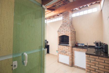 Casa de condomínio à venda com 75m², 2 quartos e 1 vagaÁrea de Serviço