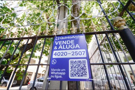 Apartamento à venda com 77m², 2 quartos e 1 vagaFachada e placa