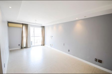 Apartamento à venda com 77m², 2 quartos e 1 vagaSala