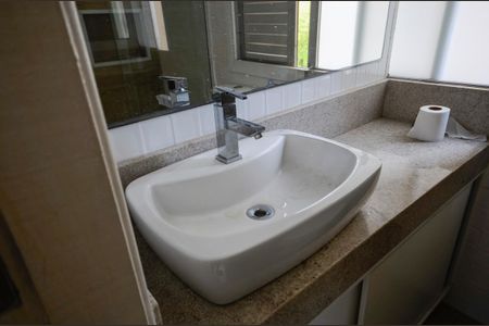 Apartamento à venda com 77m², 2 quartos e 1 vagaBanheiro da Suíte