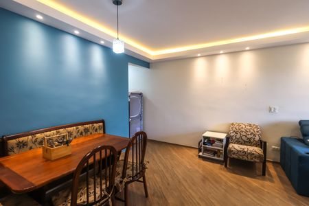 Apartamento à venda com 69m², 3 quartos e 1 vaga Apartamento à venda com 69m², 3 quartos e 1 vagaSala