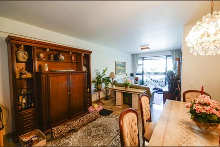 Apartamento à venda com 154m², 4 quartos e 2 vagas Apartamento à venda com 154m², 4 quartos e 2 vagasSala