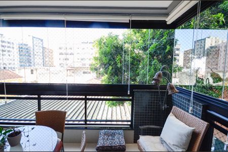 Apartamento à venda com 154m², 4 quartos e 2 vagas Apartamento à venda com 154m², 4 quartos e 2 vagasVista do Quarto 1