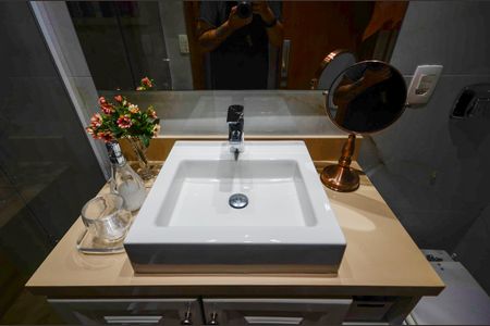 Apartamento à venda com 154m², 4 quartos e 2 vagas Apartamento à venda com 154m², 4 quartos e 2 vagasBanheiro Social