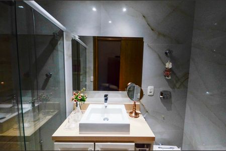 Apartamento à venda com 154m², 4 quartos e 2 vagas Apartamento à venda com 154m², 4 quartos e 2 vagasBanheiro Social