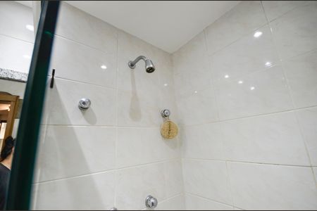 Apartamento à venda com 154m², 4 quartos e 2 vagas Apartamento à venda com 154m², 4 quartos e 2 vagasBanheiro da Suíte 2