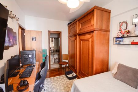 Apartamento à venda com 154m², 4 quartos e 2 vagas Apartamento à venda com 154m², 4 quartos e 2 vagasSuíte 2