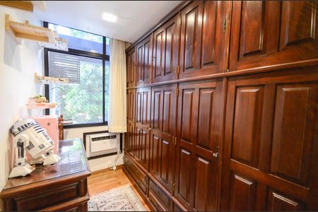 Apartamento à venda com 154m², 4 quartos e 2 vagas Apartamento à venda com 154m², 4 quartos e 2 vagasSuíte 1