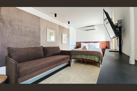 Studio para alugar com 25m², 1 quarto e sem vaga Studio para alugar com 25m², 1 quarto e sem vagaSala / Quarto