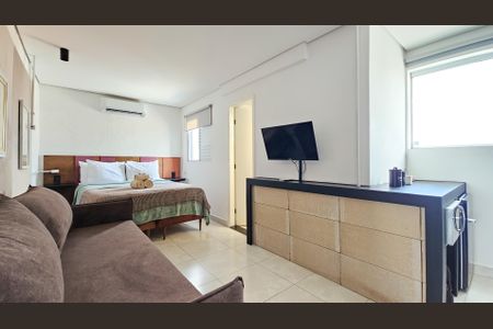 Studio para alugar com 25m², 1 quarto e sem vaga Studio para alugar com 25m², 1 quarto e sem vagaSala / Quarto