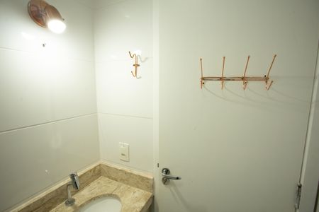 Casa à venda com 67m², 3 quartos e 1 vaga Casa à venda com 67m², 3 quartos e 1 vagaBanheiro