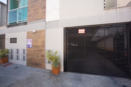 Casa à venda com 67m², 3 quartos e 1 vaga Casa à venda com 67m², 3 quartos e 1 vagaFachada