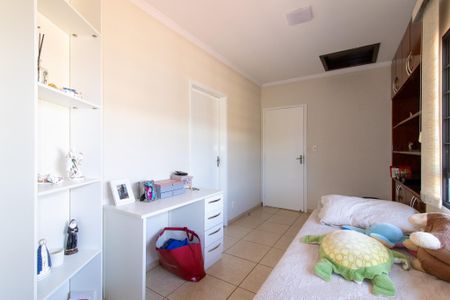 Casa à venda com 328m², 5 quartos e 4 vagas Casa à venda com 328m², 5 quartos e 4 vagasQuarto 2