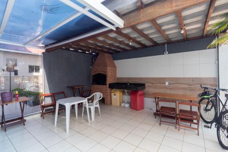 Apartamento à venda com 52m², 2 quartos e 1 vaga Apartamento à venda com 52m², 2 quartos e 1 vagaÁrea comum - Churrasqueira