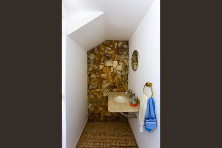 Casa à venda com 442m², 3 quartos e 4 vagasBanheiro 2