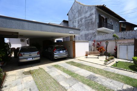 Casa à venda com 442m², 3 quartos e 4 vagasFachada