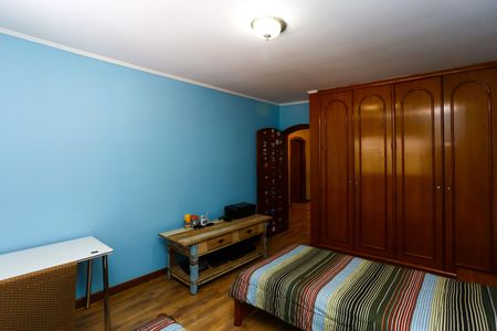 Casa à venda com 442m², 3 quartos e 4 vagasquarto 2