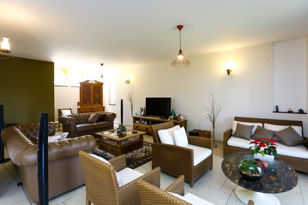 Casa à venda com 442m², 3 quartos e 4 vagasSala