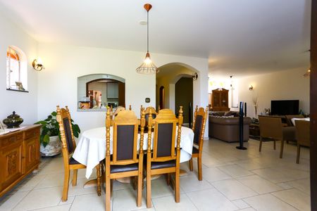 Casa à venda com 442m², 3 quartos e 4 vagasSala