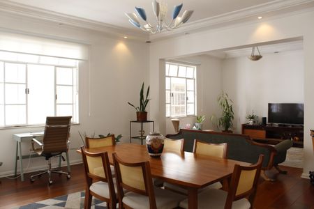 Apartamento à venda com 250m², 3 quartos e 1 vagaSala