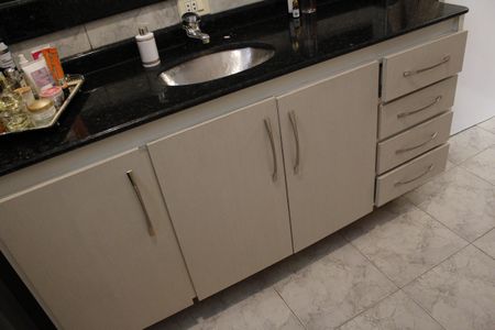 Apartamento à venda com 250m², 3 quartos e 1 vagaBanheiro 1