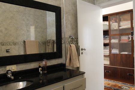 Apartamento à venda com 250m², 3 quartos e 1 vagaBanheiro 1