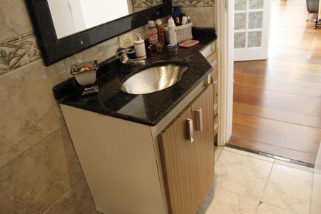 Apartamento à venda com 250m², 3 quartos e 1 vagaBanheiro 2