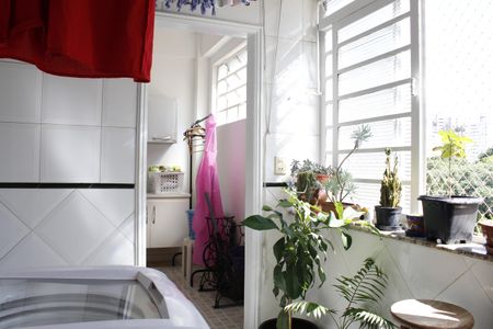 Apartamento à venda com 250m², 3 quartos e 1 vagaÁrea de Serviço