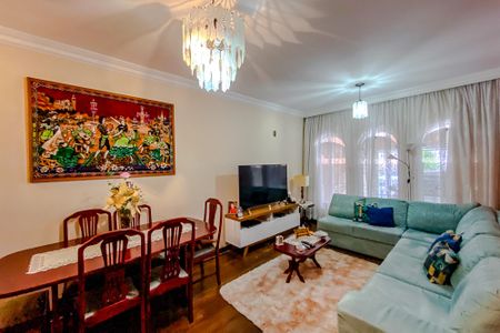 Casa à venda com 140m², 3 quartos e 2 vagasSala