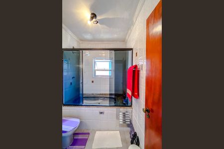 Casa à venda com 140m², 3 quartos e 2 vagasBanheiro