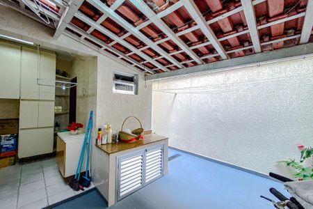 Casa à venda com 140m², 3 quartos e 2 vagasÁrea externa