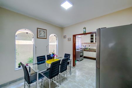 Casa à venda com 140m², 3 quartos e 2 vagasCozinha