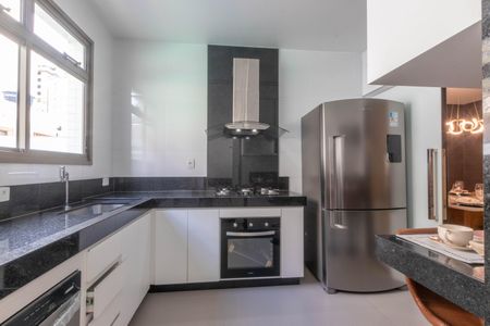 Apartamento à venda com 129m², 3 quartos e 3 vagasCozinha