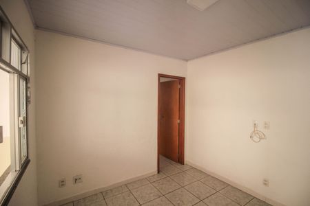 Casa para alugar com 2 quartos, 115m² em Ponto Chic, Nova Iguaçu