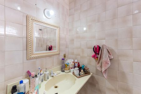 Casa à venda com 260m², 3 quartos e sem vagaBanheiro Suíte