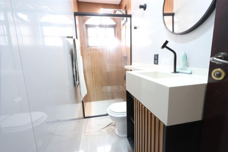 Casa para alugar com 150m², 3 quartos e 2 vagasBanheiro Social