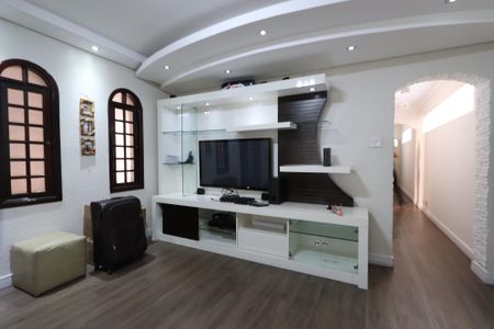 Casa para alugar com 150m², 3 quartos e 2 vagasSala