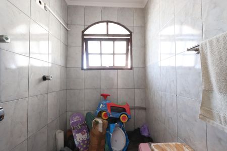 Casa para alugar com 150m², 3 quartos e 2 vagasBanheiro de serviço