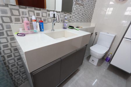 Casa para alugar com 150m², 3 quartos e 2 vagasBanheiro da Suíte